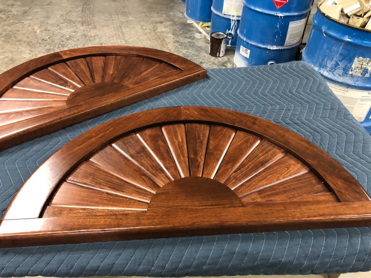 Silken lacquered all-wood plantation shutter Silken lacquered all-wood plantation shutter